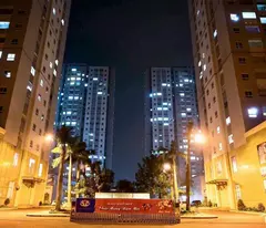 selling average apartment, pink book available. 55m2 2 bedrooms-2 bathrooms middle floor price 1.1 billion. contact 0986647779