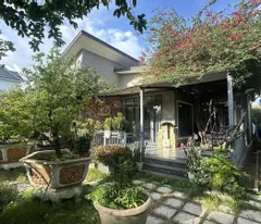 selling beautiful garden villa, full residence