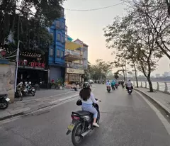 selling beautiful house, car, sidewalk, business on trich sai street 65/70m2 5t mt 4.7m 58 billion tay ho