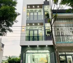 selling beautiful, luxurious townhouse, shr 80m2_near aeon binh duong shopping center