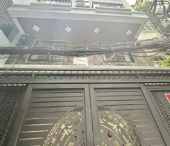 selling beautiful new house with cash flow of 1.5 billion/year, 90m x 8 floors chua boc, dong da 22 billion
