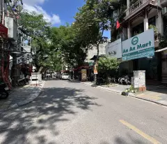 selling belly house 249 hoang quoc viet cau giay - automobile business 5 floors: area 65m2 - 20 billion