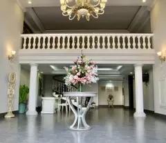 selling bilding office frontage on tran trong cung, district 7 - 8x20 - 7 elevator floors. only 23 billion