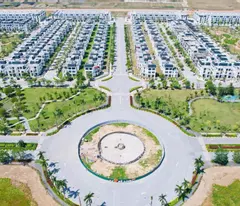 selling bt hud 6x million/m. opposite the sun project, expected price is 200 million/m2