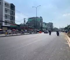 selling business frontage 60x80m for 360 billion duong quang ham street