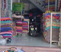 selling business premises at sam uat fabric market, phu tho hoa, 3 floors, 70m2. only slightly 15 billion