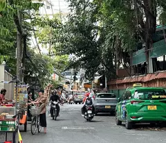 selling chdv 5 floors with view of hanh thong tay market, 5m wide, 75m2, 9 bedrooms, 8m alley, only 10.9 billion.