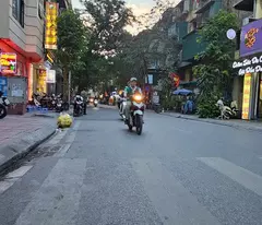 selling chinh school - car away - wide sidewalk - 36m2 - 13.2 billion!