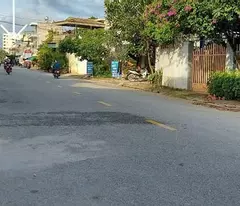 selling corner lot house on two streets - top business - urban area 379 city center