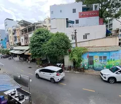 *** selling corner lot with 2 fronts 3/2 - phan xich long food street district 11 - 4x19 car access to house - rear window