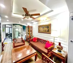 selling doi nhan house 37m. 5 floors. 3.3m frontage. price 15.5 billion ba dinh hanoi