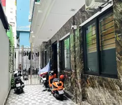 selling flower houses. official red book. beautiful interior. stay here for tet