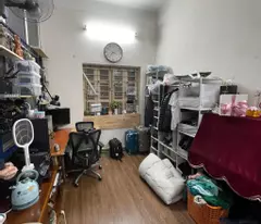 selling for 100m to donate literature to dong da's house