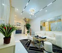 selling hoang cau apartment, near lake, car, business, 7 billion 99.