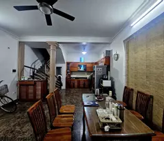 selling hoang cau townhouse, dong da 46m, 5 floors, square meter 5.2m. price: 17.2 billion. contact: 0937158386
