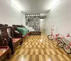 selling hoang dao thanh house with car next to house 28/35m2, built 3 floors, 3m area, price 5.5 billion