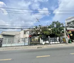 selling house frontage 33x59m for 70 billion to ngoc van street