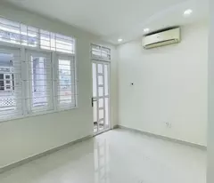 selling house hxh tsn, district 4, 3 bedrooms near aeon, 88m2, price only 5 billionxx