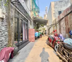 selling house in truck alley 427/22 pham van dong ward 11 ground floor 44m for 5.45 billion