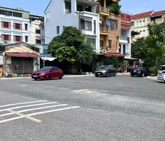 selling house on bat khoi street, 180m, frontage 11.5m, full residential area, facing tran hung dao bridge