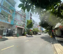 selling house with 80m2 frontage - le area street - tan phu district