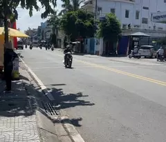 selling house with frontage 6x30m and rear 10.56m for 9.6 billion le loi street