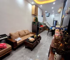 selling khong ha townhouse 50m2, 2 floors, 3m mt for approximate price 8 billion