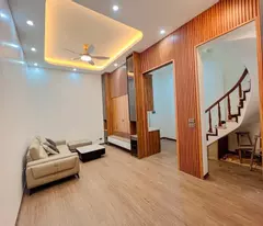 selling kim nguu house 40m2.mtx5m, right on the street, open alley, near cars, high-class residential area