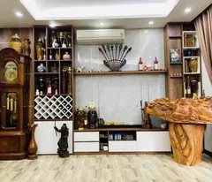 selling lac long quan house, 40m, 5 floors, solid construction! 7-seater car in the house!