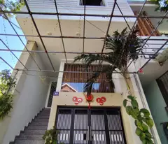 selling land and 4.5-storey house, s=115m2 mt 5, 3 open corner lot (front, back and side)