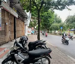 selling land and giving away a house on kim giang street