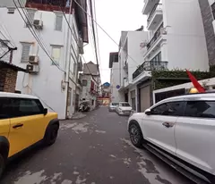 selling land lot 136.2m² 4m wide alley - car access to the house - phuong luu, hai an - near lake, near le hong