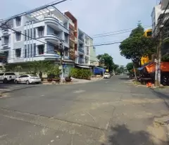 selling land on the corner of 2 fronts of street 42 opposite bonchen