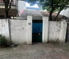 selling land to give away 4-storey house ngo gia tu - 105m wide frontage 12 billion (negotiable)