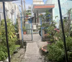 selling land to give away a dilapidated house in phu dinh district 8, 5.5x19m, shr convenient for new construction and repair, only 3.5 billion