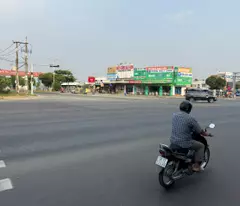 selling land to give away a house facing provincial road 15, next to center mall cu chi, 95m2, only 5 billion