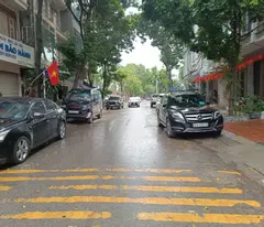 selling level 1 bui huy bich hoang mai - subdivision of car sidewalks for business: area 400m2 - 103 billion