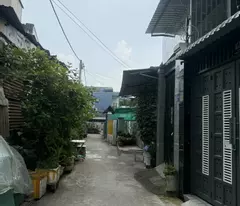 selling level 4 house, 6.2m x 22m, far from huynh tan phat, only 100m in district 7, price 6.5 billion