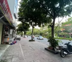 selling level 4 house on co linh street, 117m, frontage 5.7m, sidewalk, full residential area