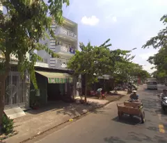 selling lo gom frontage in district 6 with 76.2m2 (3.6x21m) for more than 7 billion.q6.1.25