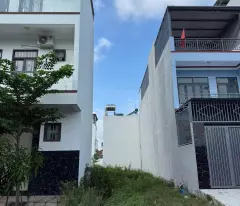 selling my gia resettlement land lot, area 100m2 price 6 billion 450 lh e