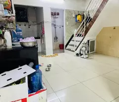 selling new house, car alley, 62m, about 6 billion.