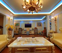 selling ngoc thuy golden land - parked car for only 7 billion