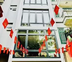 selling nguyen khanh toan townhouse, cau giay, 6 floors elevator, car access, 40m, 12.3 billion.