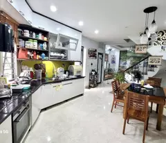 selling nguyen trai townhouse with elevator for car business, 46m2, 5 floors