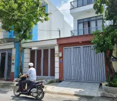 selling pair of houses (8x20) front of tan chanh hiep 08, district 12. price 13.8 billion