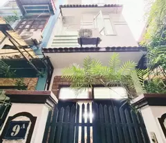 selling pham tuan tai townhouse, cau giay, builder, subdivided car lot, 42m, 5 floors, 12 billion