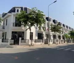 selling phuoc dien tan uyen townhouse right at tan phuoc khanh market, only a few units left, contact now