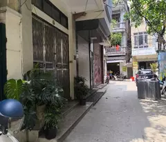 selling phuong maii townhouse, wide alley, shallow, parking lot, surrounded by many amenities, near bach hospital
