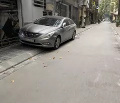 selling private house of 30m2 on vu trong phung street, 30m2 x 4 floors, mt3.7m, new house fully furnished, 2 open sides